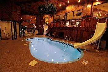 Sybaris Pool Suites Mequon Brown Deer エクステリア 写真