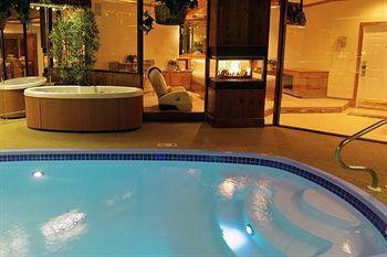 Sybaris Pool Suites Mequon Brown Deer エクステリア 写真