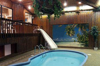 Sybaris Pool Suites Mequon Brown Deer エクステリア 写真