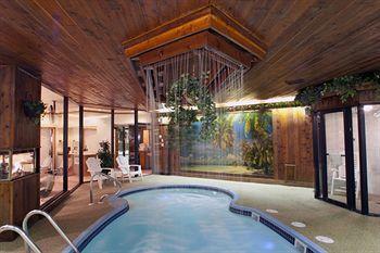 Sybaris Pool Suites Mequon Brown Deer エクステリア 写真
