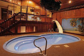 Sybaris Pool Suites Mequon エクステリア 写真